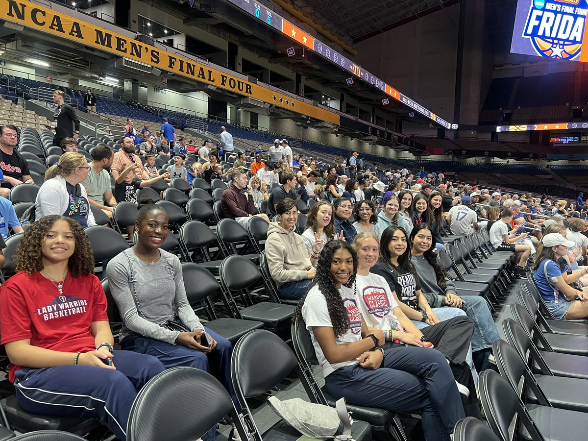 ccs_girlshoops's tweet photo. Had the opportunity to take our Lady Warriors high school program to the Final Four practices today! #FinalFour #SanAntonio https://t.co/TOM1ZirPZh