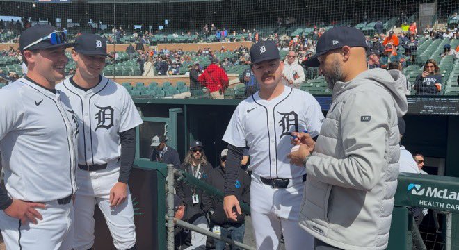 KeeganMKey's tweet image. It was an honor to be back in my hometown the D!!! Thank you George for offering me a pitching job! @tigers #Strike #MLBOpeningDay 👍🏽⚾️🐯