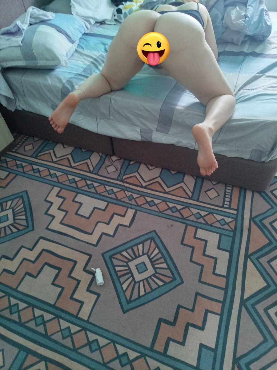 abgrichkl's tweet photo. acara salam duit raya..best view ni. sape nak duit raya jom dtg kondo abg. https://t.co/L4WTeT4Kcz