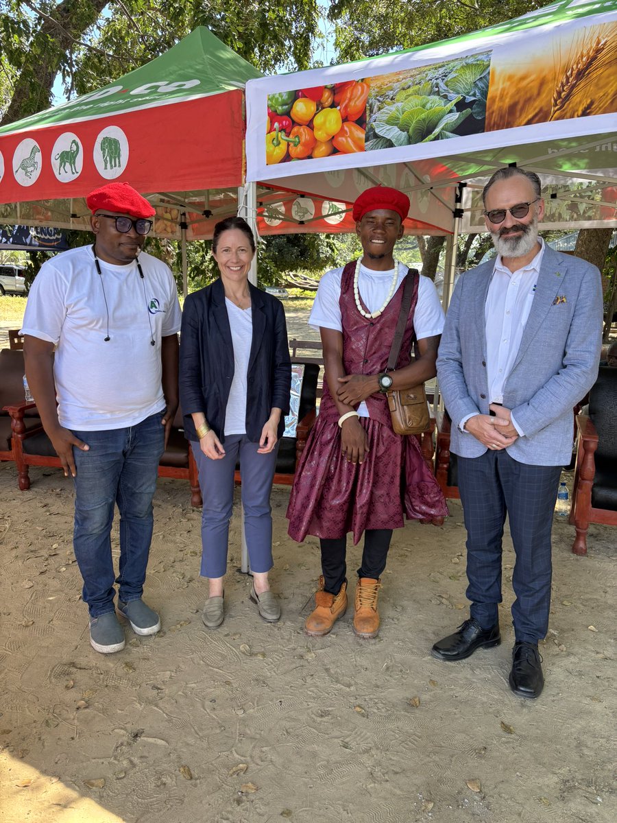 Johan Hallenborg, Ambassador of Sweden to Zambia (@sweambzam) on Twitter photo Truly inspiring to meet One Yeye today! He has cycled across Zambia to raise awareness about the importance of culture! Earlier this year he cycled all the way to the Ncwala ceremony in Eastern Province and now heβs come all the way to Mongu for the Kuomboka!!
Well done! πͺπ½ππ½π΄ββοΈ Truly inspiring to meet One Yeye today! He has cycled across Zambia to raise awareness about the importance of culture! Earlier this year he cycled all the way to the Ncwala ceremony in Eastern Province and now heβs come all the way to Mongu for the Kuomboka!!
Well done! πͺπ½ππ½π΄ββοΈ