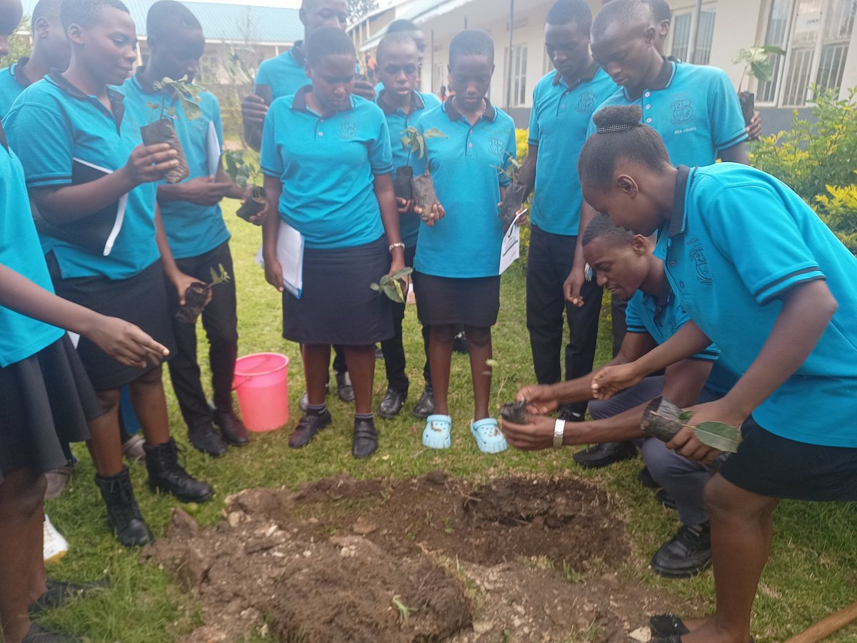 fruitrees_ug's tweet photo. Exciting news! We're thrilled to be part of launching a new Green Generation Environment Club at Nyakyera Sec. School. Together, we'll inspire the next generation to take action and make a difference for our planet. 🌍💚 #EnvironmentalAwareness #FutureLeaders #EcoFriendly https://t.co/iy9zwpmKct