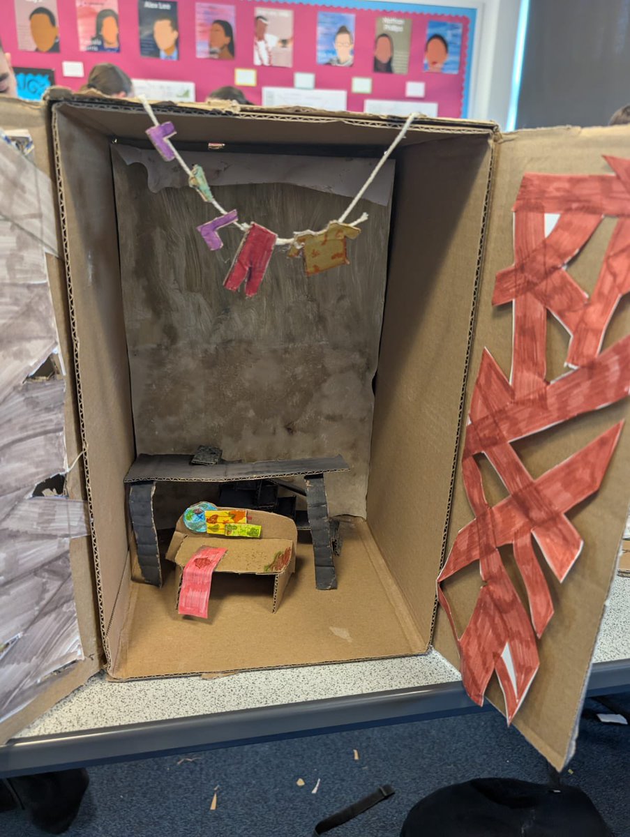 S1 Modern Studies pupils making Favelas 🇧🇷 out of cardboard boxes this week in Social Subjects as part of our brand new Human Rights course ❤️