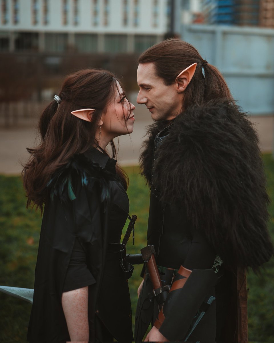 IxtranCosplay's tweet photo. @VoiceOfOBrien we think if Vax could, he would make out with himself. Can you please confirm or deny.

📷 - @abbey_to_ashes

@CriticalRole #CriticalRole #criticalrolecosplay #cosplay #Vaxildan #VoxMachina #DungeonsAndDragons #DND #DNDCosplay #Cosplayers https://t.co/Xa3HydUGYr