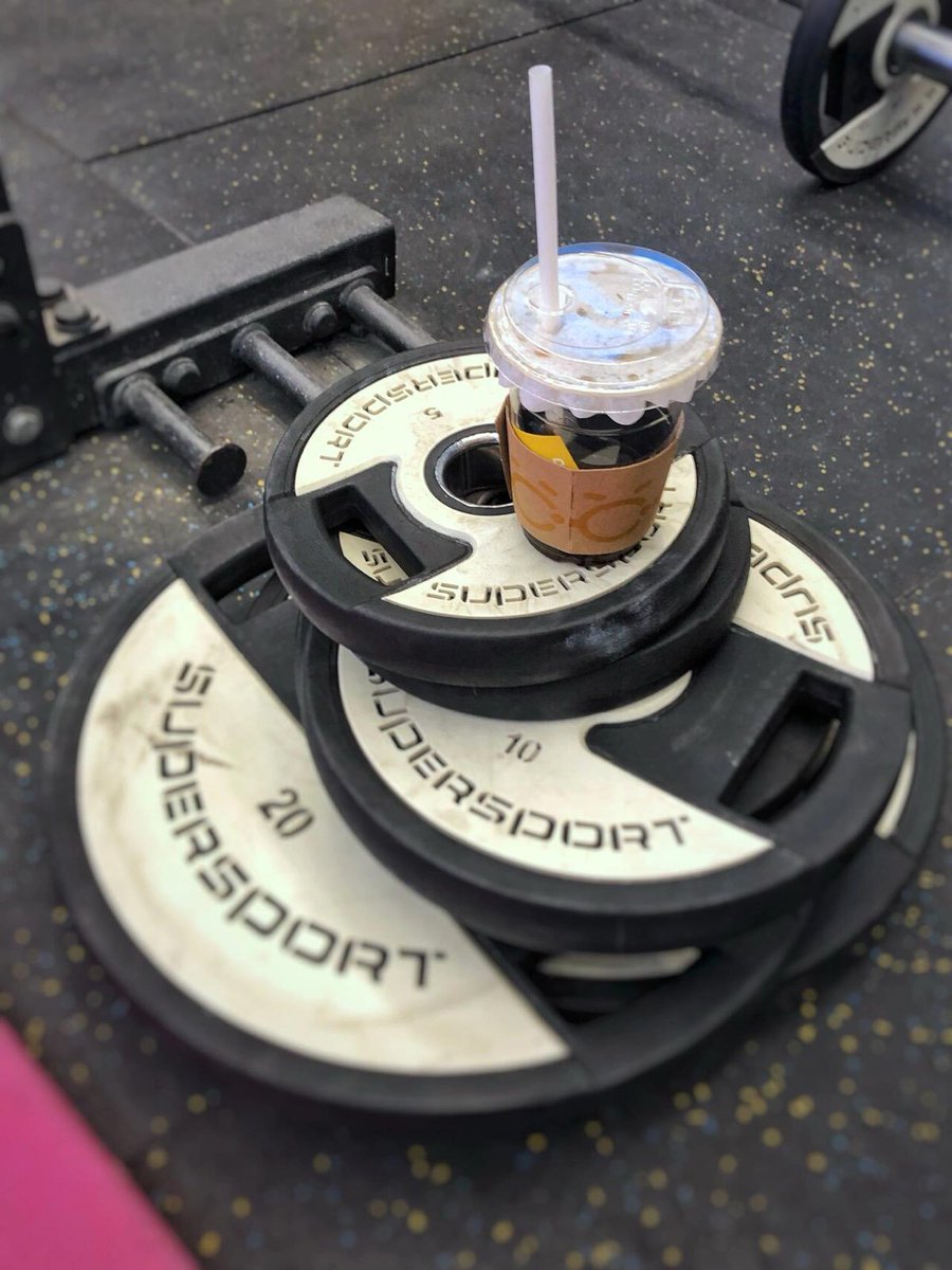 Jorge82065013's tweet photo. After the workout, have an iced Americano and then go home🫢🤭 https://t.co/KN9MxSQc99