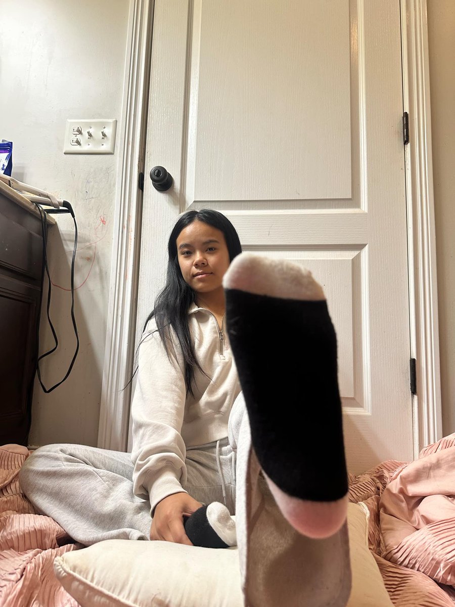 2asiangoddesses's tweet photo. Me &amp; May Draining with our socks 💦

#asiansoles #asianfeet #footfetish #asianfootgoddess #asiangoddess #supportfeet #sellingfeetpics #asiantoes #feet #footfetishnation #thepose #solesfeet #solesandtoes #soles #soleslover #solesworship #solenation #asianfootjob #footjob https://t.co/6IdVuEXllg