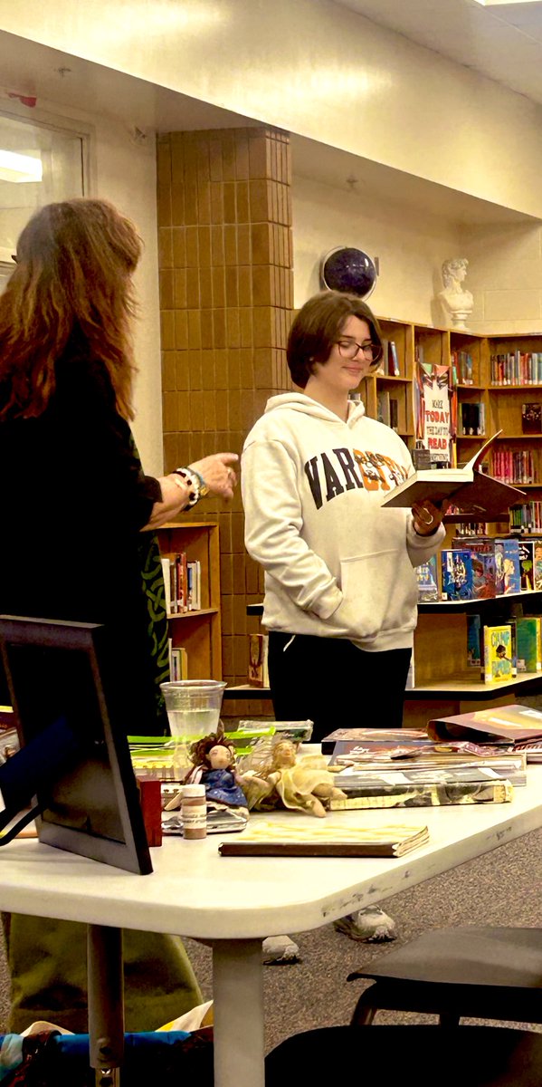 KarnsMS_Library's tweet image. Author Kerry Madden-Lunsford visited two of our 6th grade ELA classes on her #WerewolfHamlet book tour! Students learned a fun brainstorming technique, read an excerpt with her, and even traded Shakespearean insults. Big thanks to Union Avenue Books for making it happen!