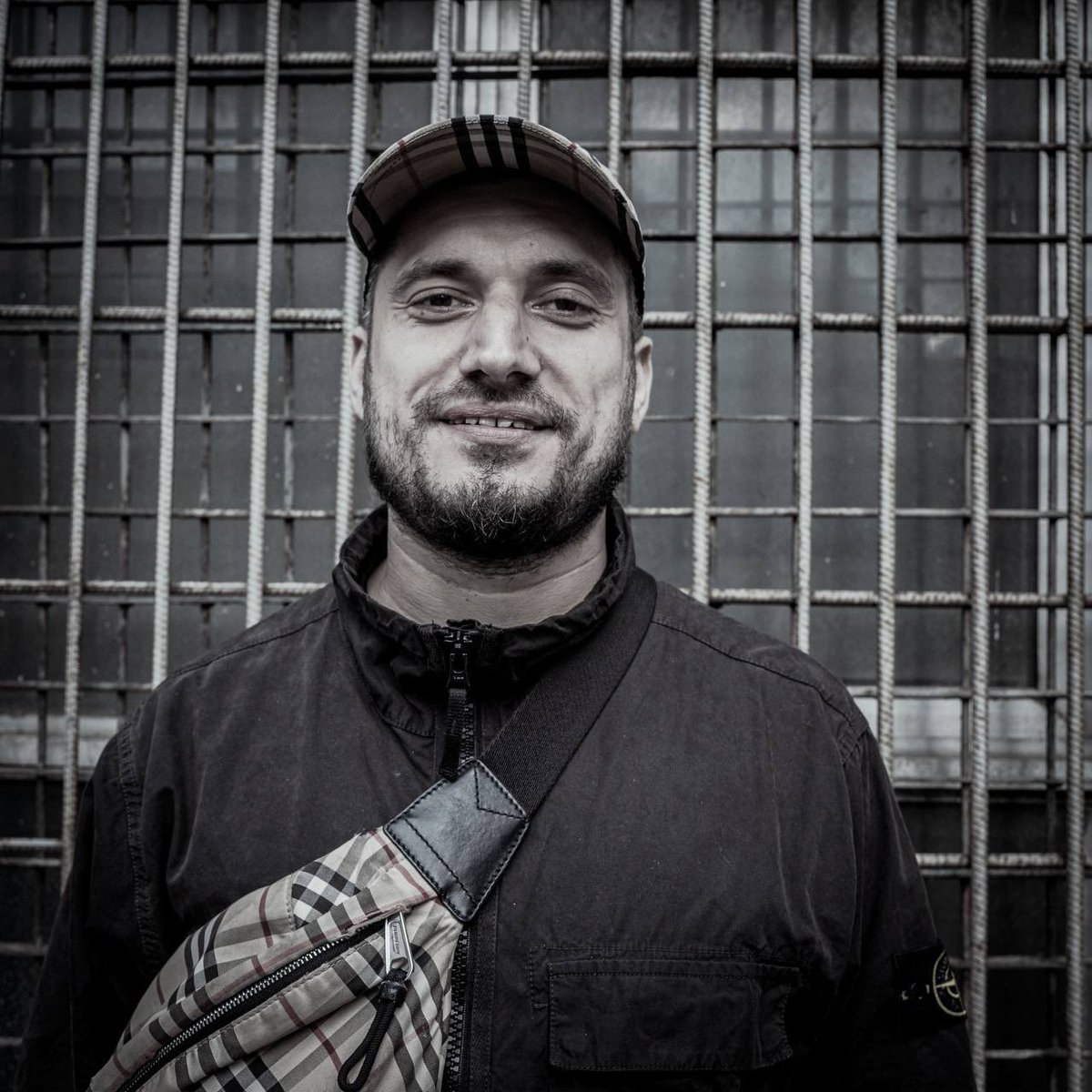 Паша Техник умер в больнице в Таиланде. Об этом сообщает проект Выжившие.