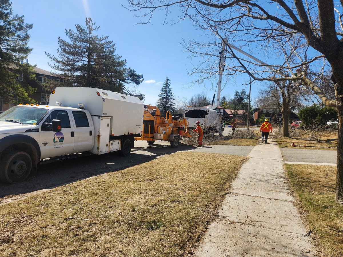 Operations | Our operations team is on the ground in Peterborough today, helping with restoration efforts after last weekend's ice storm. 👷🤝

Early this morning, our forestry crew, a bucket truck, a chipper, and a chipper truck headed to Peterborough to work with City of