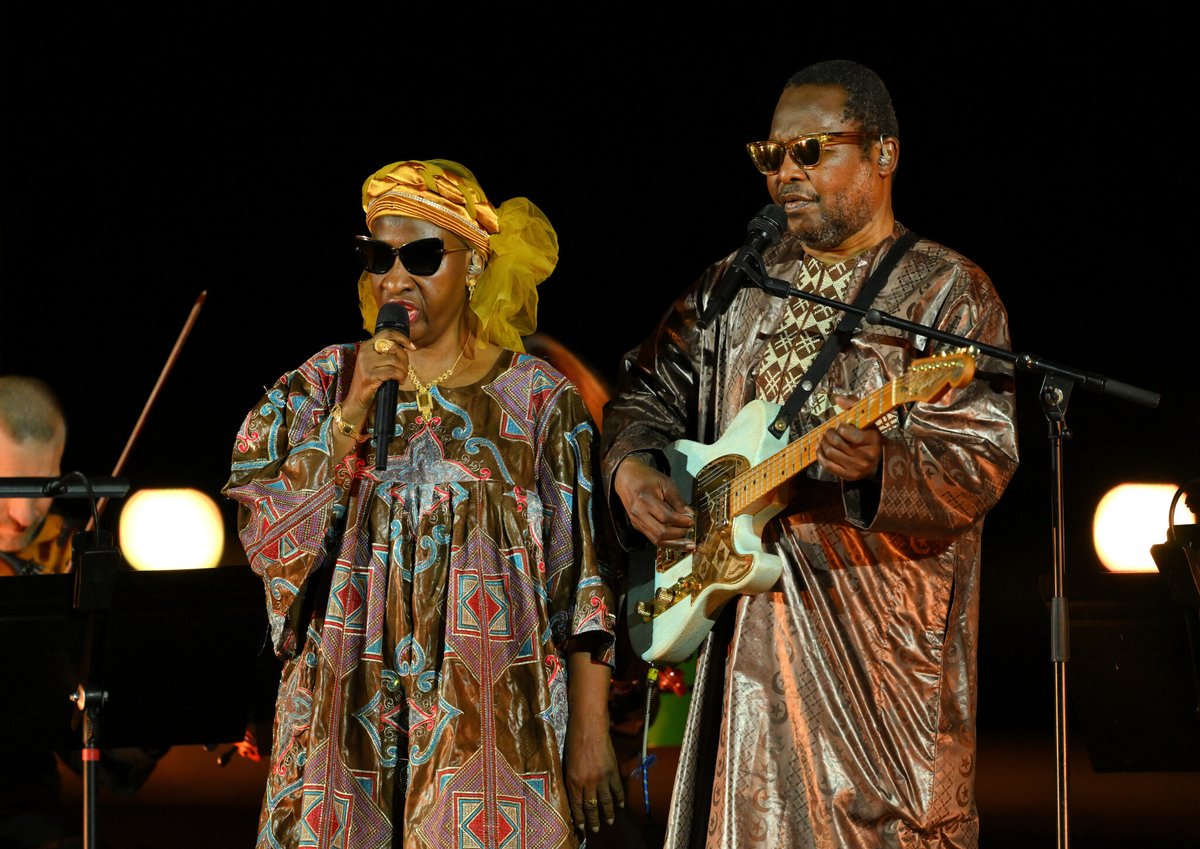 ⚫ Amadou Bagayoko, moitié du légendaire duo de musiciens aveugles Amadou &amp; Mariam est mort.

Le chanteur malien était notamment connu pour son emblématique tube « Beaux Dimanches », issu de l’album « Dimanche à Bamako ».

➡️ l.leparisien.fr/QXfF