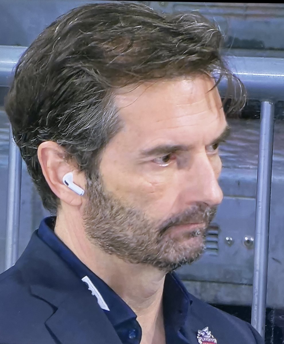 dynamo1954's tweet photo. „Hey Siri play The Sound of Silence by Simon & Garfunkel“ #MANEBB #EBB https://t.co/2UQ3nY9o99