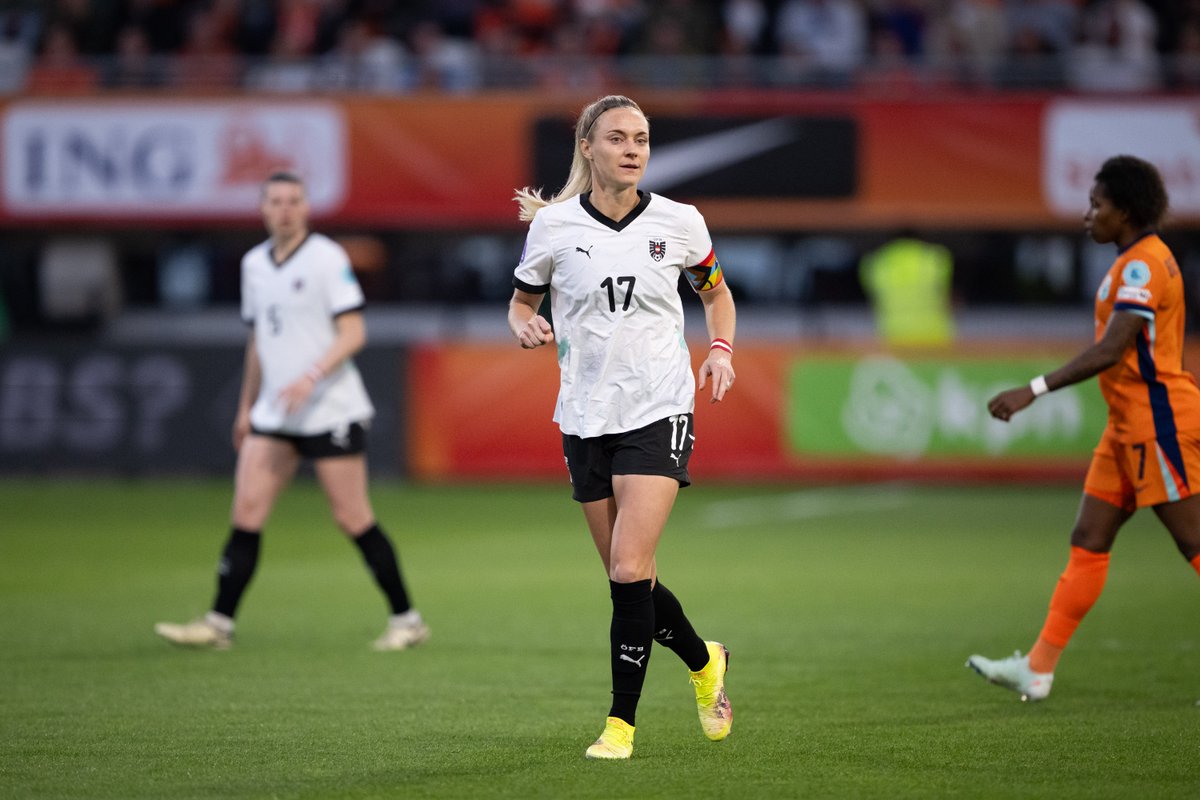 oefb1904's tweet image. Guter Abschluss von Sarah Puntigam, aber Daphne van Domselaar kann entschärfen.  
____
55 | 🇳🇱 2:0 🇦🇹 | #GemeinsamÖSTERREICH #NEDAUT