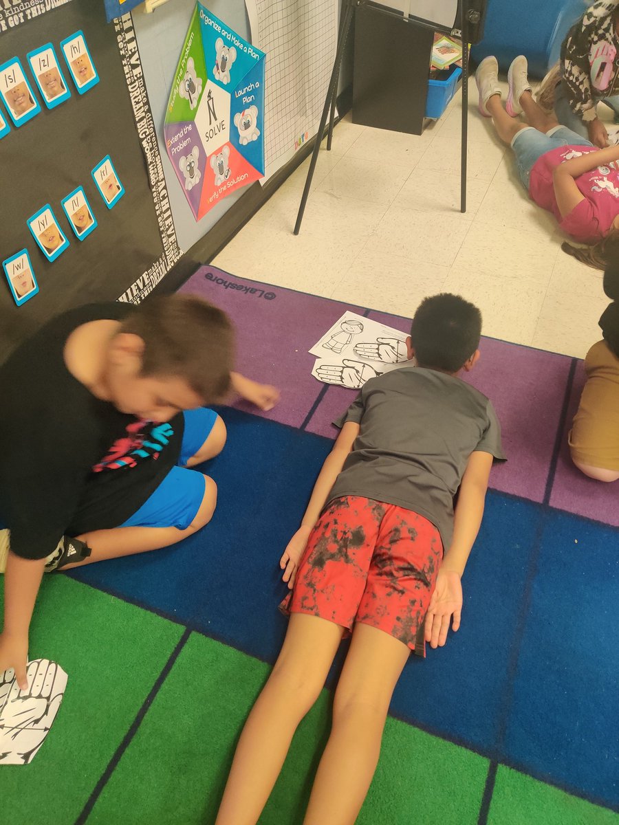 hixsecondgrade's tweet image. Measurement is super fun with teamwork.  @eDeLeon_Garcia @LundquistJess @mizstr84ward @NISDCarlosCoon