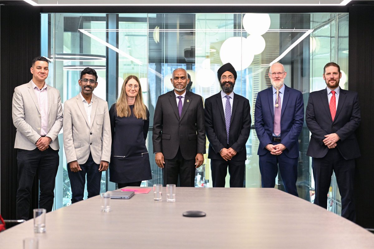 President meets senior representatives of the University of Leeds 
presidency.gov.mv/Press/Article/…
