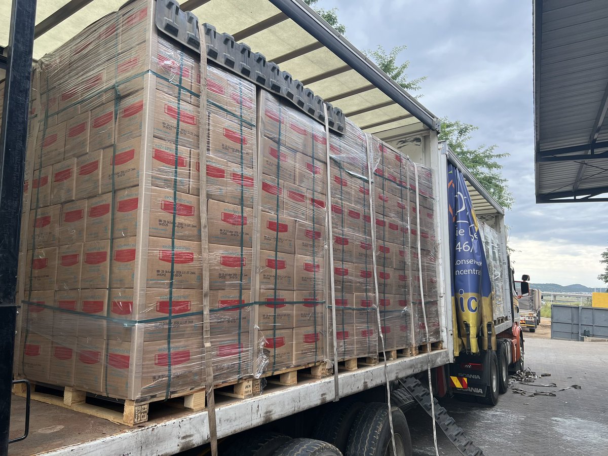 UnicefNamibia's tweet photo. Earlier this week, a consignment of Ready-to-Use Therapeutic Food #RUTF valued at N$ 8.5 million was delivered to the @MhssNamibia as part of UNICEF's ongoing support to address #malnutrition. The #RUTF will improve the nutritional status of over 8,000 children across the country https://t.co/MrVOPVAhyO
