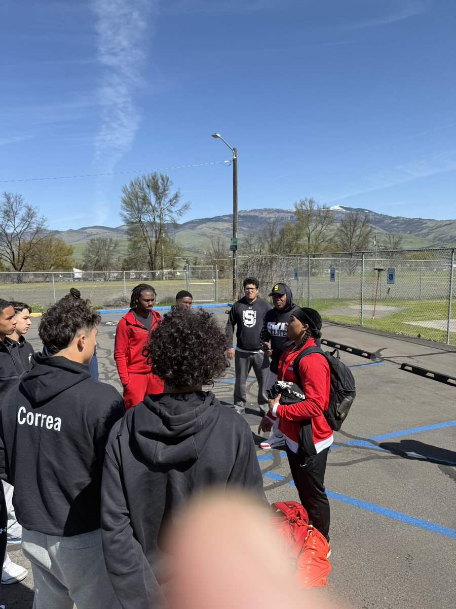 <a href="/SOU_Football/">Southern Oregon Football</a> <a href="/IsaiahHidalgo3/">Isaiah Hidalgo</a> <a href="/CoachPinasco/">Coach Pinasco</a> <a href="/SWAG_merco/">DeVon Hilliard</a>