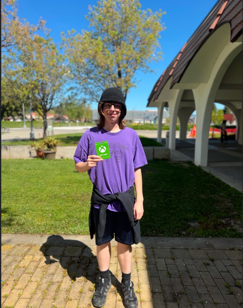 Celebrating good attendance and students who made the honor roll today at ECHS!  Thank you PTSO for donating gift cards to raffle off to students.

Congratulations to Jack he won an Xbox card!