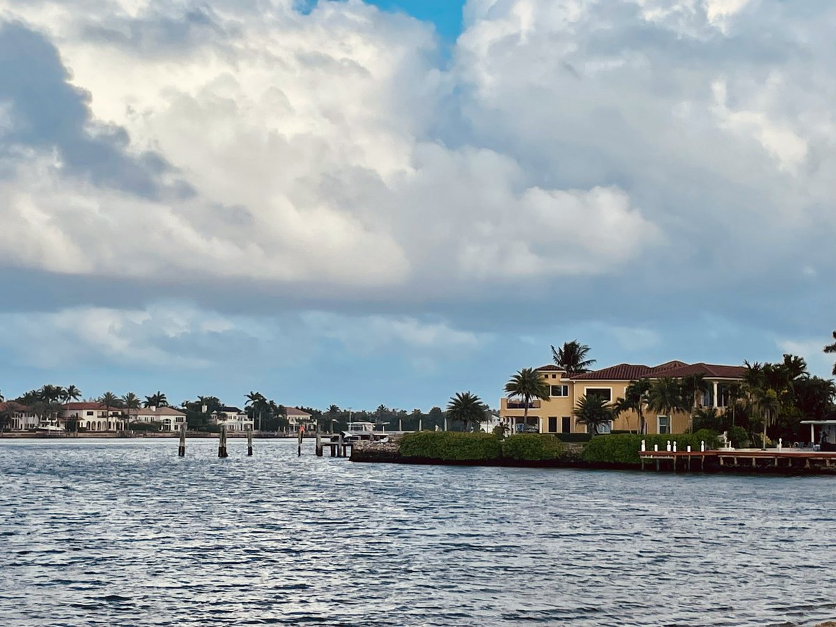 SoFlTrending's tweet image. The beautiful Intracoastal Waterway in Hypoluxo FL #waterway #intracoastal