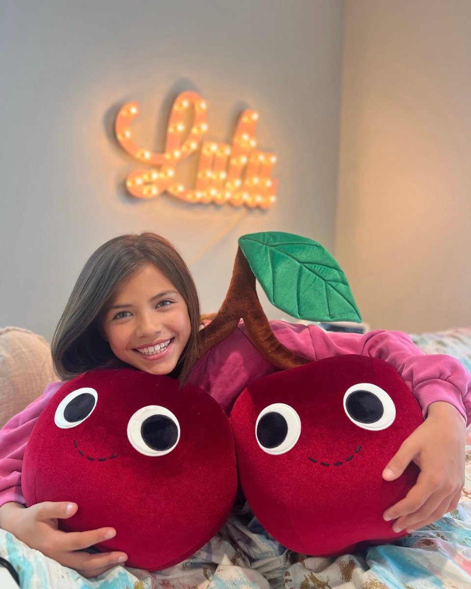 Yummy World tweet media