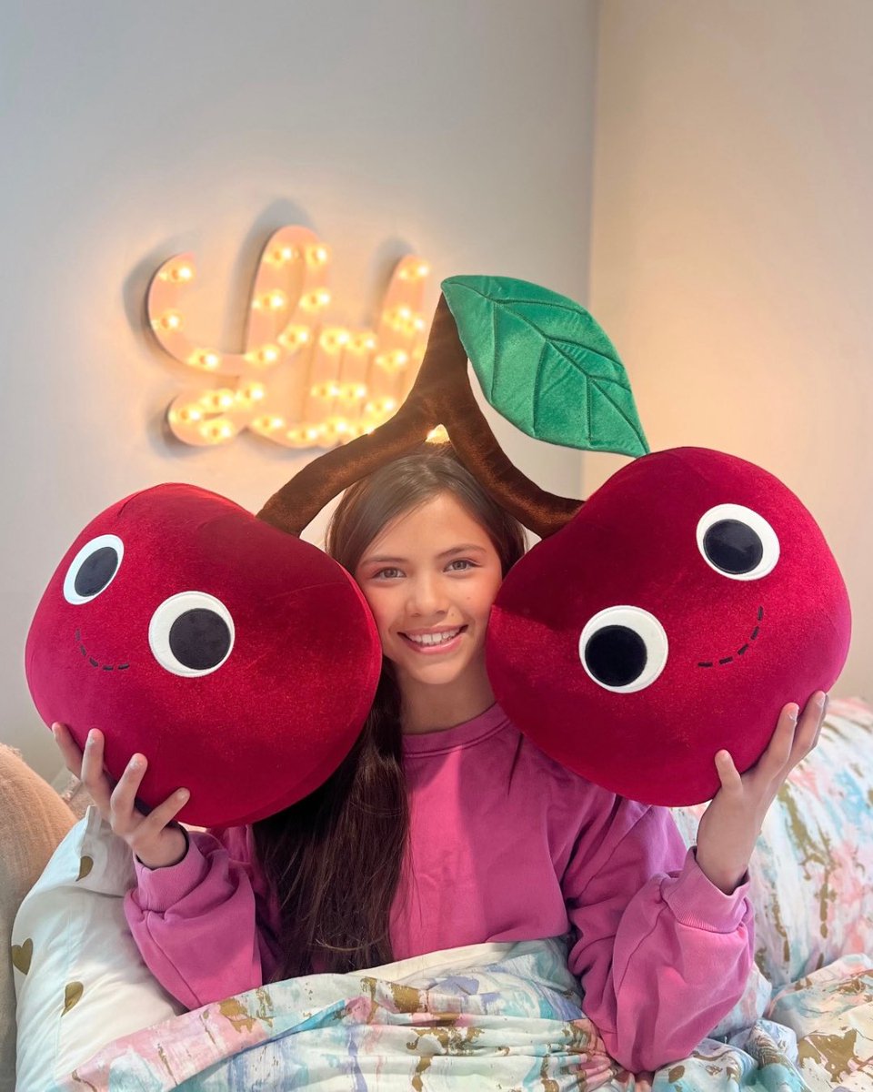 Yummy World tweet media