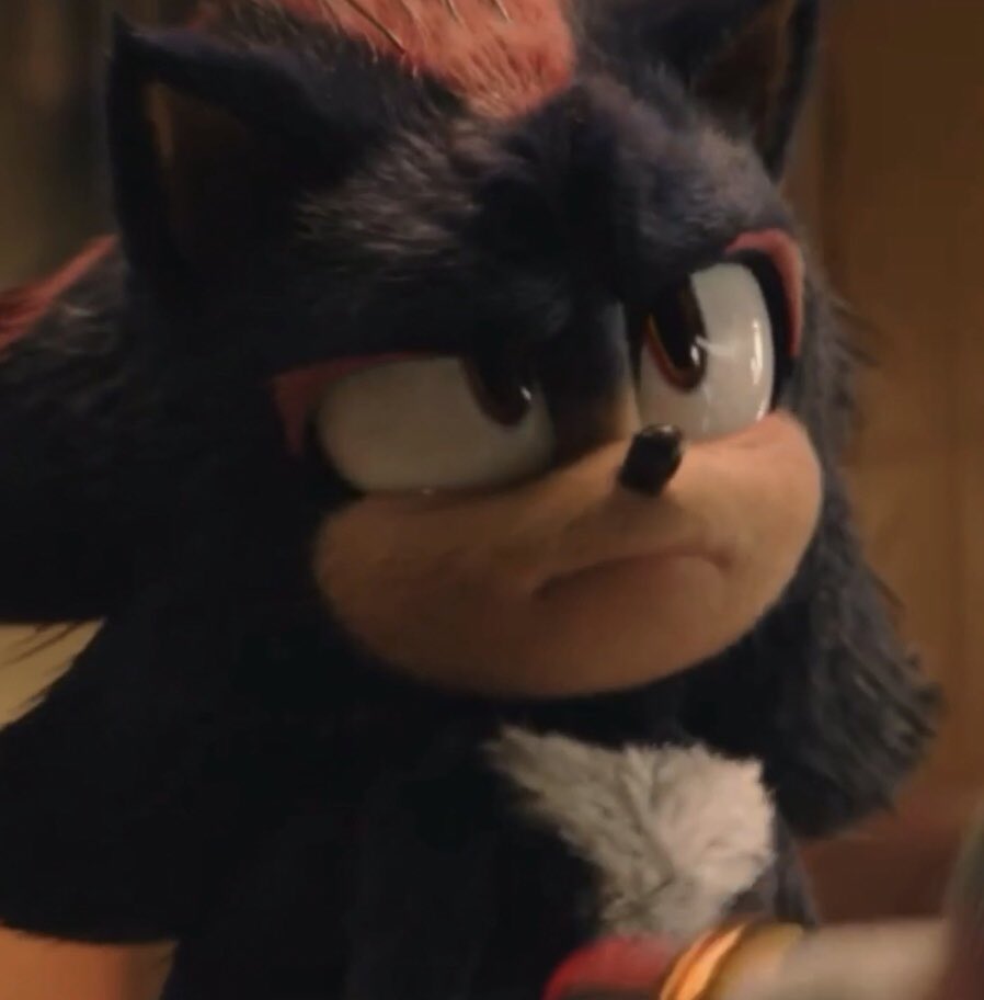 I want to hug him and pat his head, he’s so fluffy :D