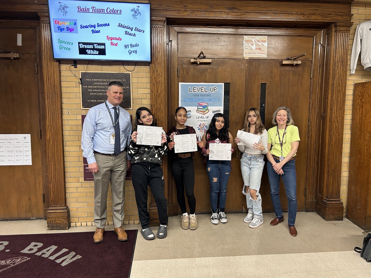 Congratulations to our Reading Week bookmark contest winners! The winning entries will be printed and distributed to all students. 
1st place- Hailey Kim
2nd place- Maria Franco
3rd place tie- Sofia Batres and Adriannys Henriquez