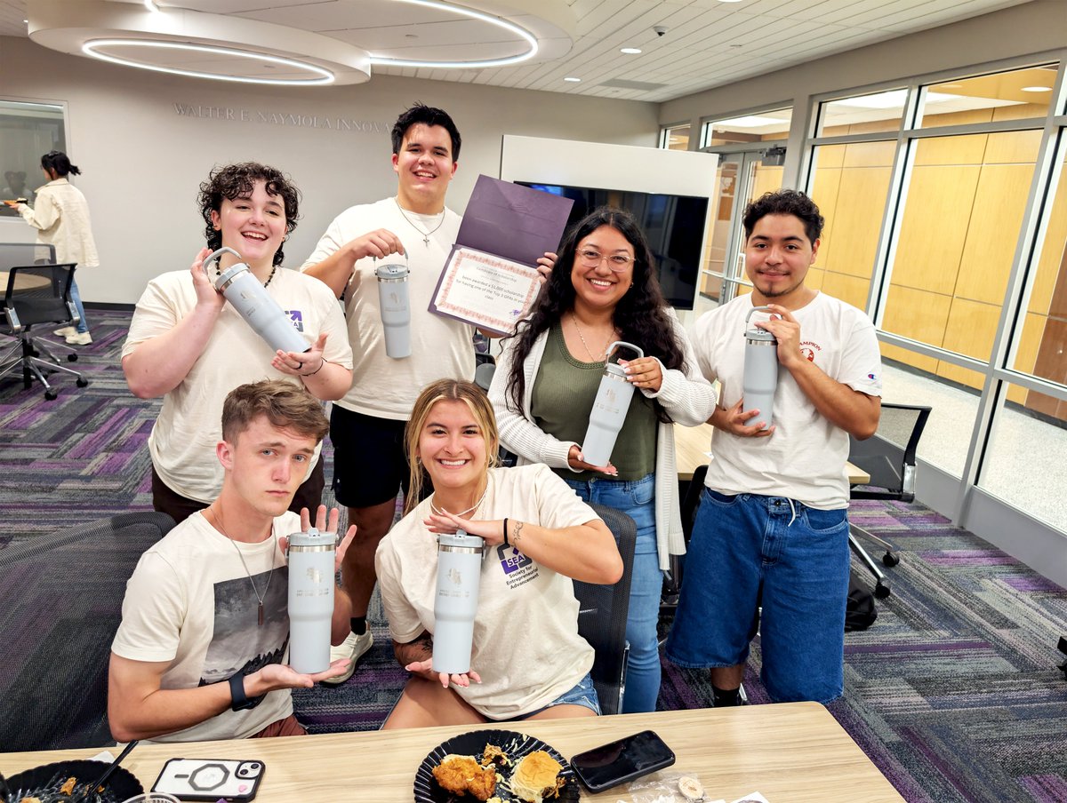 SFA_ACE's tweet photo. This week, we celebrated our entrepreneurship students with dinner, scholarships, and swag—honoring their hard work and innovative spirit.

Here’s to the next generation of leaders and doers!

#SFASU #Entrepreneurship #DiscoverYourVision @RuscheBusiness @SFASU https://t.co/j3SgYgWodL