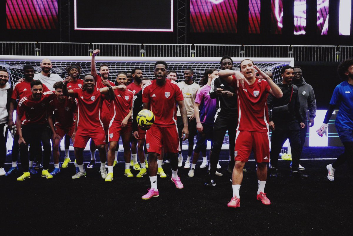 Une nouvelle aventure commence… Fière de faire partie de la première édition de la <a href="/KingsLeague_FR/">Kings League France</a> aux côtés de mon frère <a href="/PFut10/">Pauleta ⚽️🇧🇷</a> Let’s goooo !

<a href="/PanamAllStarzKL/">Panam All Starz 🗼</a> ✨