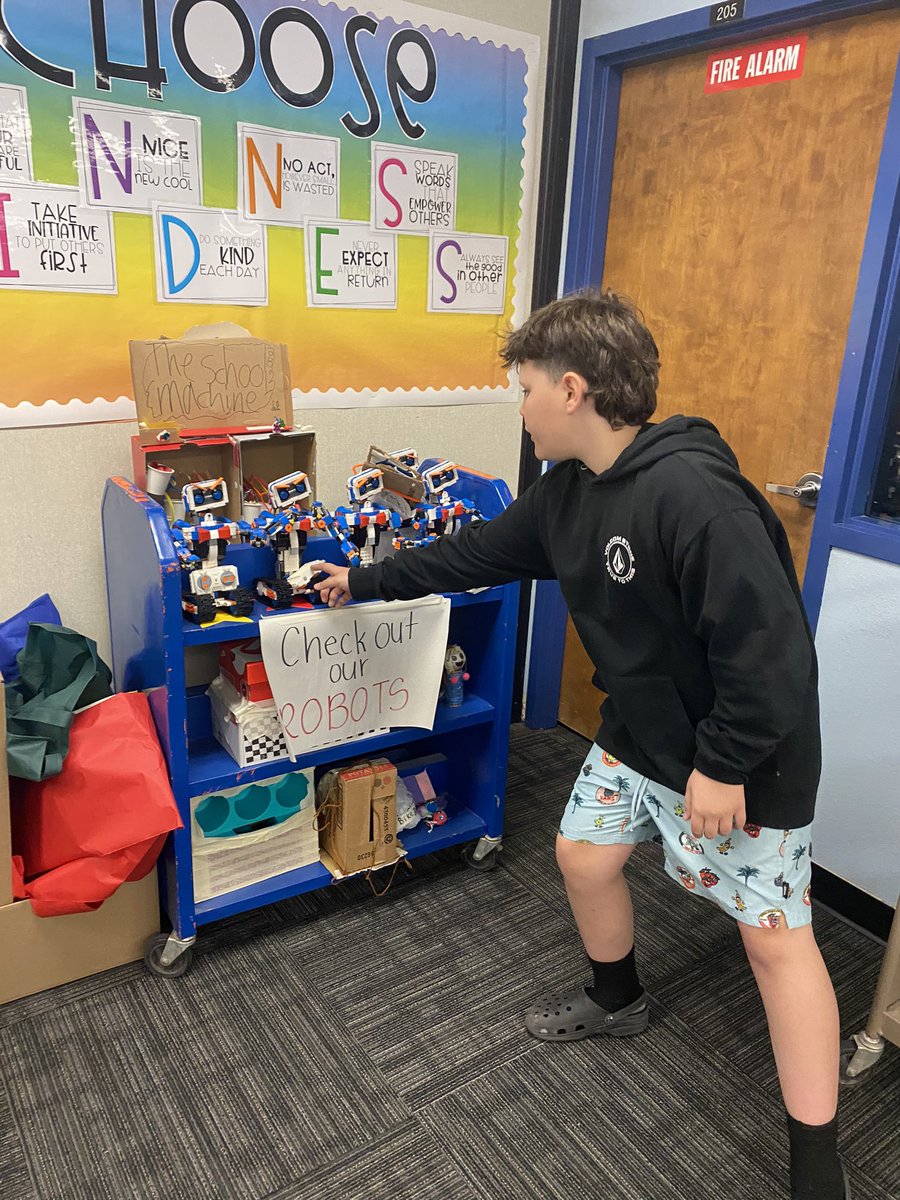 Dr. Melissa Skinner (@suptlhusd) on Twitter photo I was greeted by student leaders at Nautilus Elementary and given a school tour <a href="/LHUSD1/">Lake Havasu Unified School District</a> I was amazed by their excitement to share their points of pride <a href="/davidroseaz/">David Rose</a> I was greeted by student leaders at Nautilus Elementary and given a school tour <a href="/LHUSD1/">Lake Havasu Unified School District</a> I was amazed by their excitement to share their points of pride <a href="/davidroseaz/">David Rose</a>