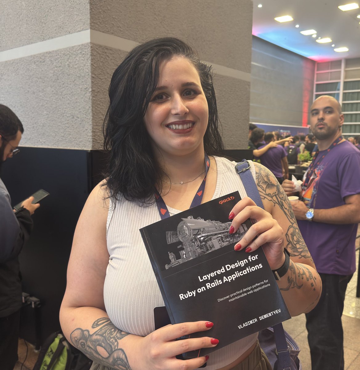 oimarinarozas's tweet image. além de ganhar um ingresso para a @tropicalonrails da rails foundation, ainda ganhei um livro da @PacktPublishing #tropicalonrails