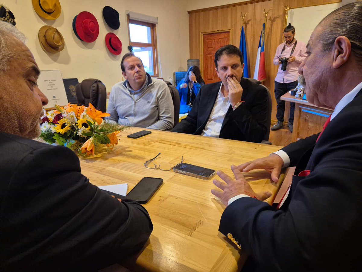 🔵Director Ejecutivo Suplente, Daslav Mihovilovic, se reunió con el Alcalde de #Copiapó, Maglio Cicardini, para comenzar a trabajar en la reconstrucción de las nuevas dependencias de la Escuela Pukará 👏