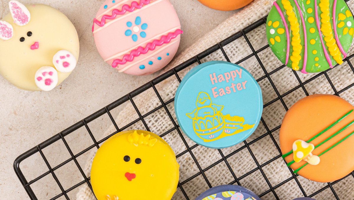 Easter treats this good won’t stick around forever. 🐣🍰

From our Strawberry Lemonade Cake to festive cupcakes, our Easter sweets are made to impress.

Pre-order now through April 19 and make your dessert table the real centerpiece: l8r.it/9ZX2