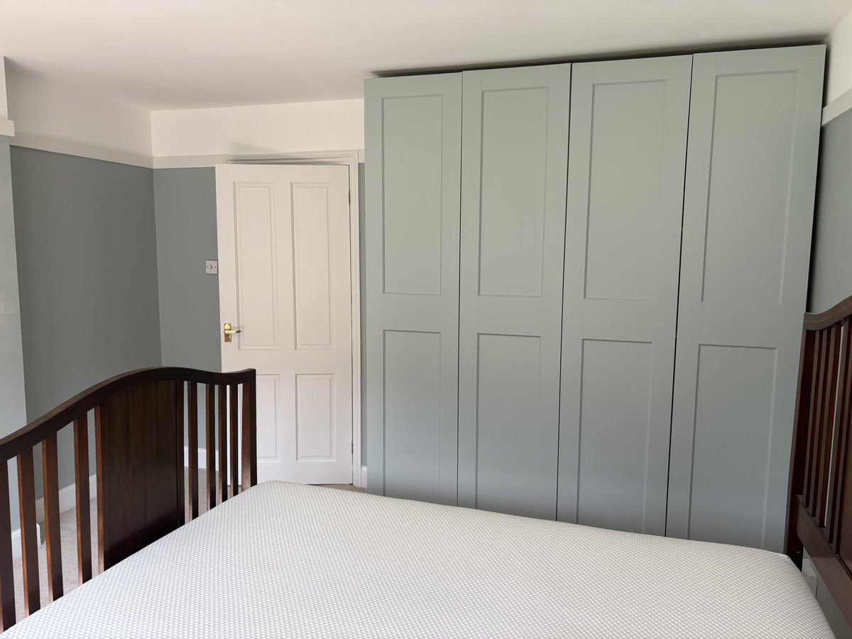 Herts Decorator (@hertsdecorator) on Twitter photo Bedroom makeover carried out in #wendover. <a href="/BenjaminMooreUK/">Benjamin Moore UK</a> Scuff-x Matte used on the walls and Cupboard.
Scuff-x Satin on the timber surfaces. Bedroom makeover carried out in #wendover. <a href="/BenjaminMooreUK/">Benjamin Moore UK</a> Scuff-x Matte used on the walls and Cupboard.
Scuff-x Satin on the timber surfaces.
