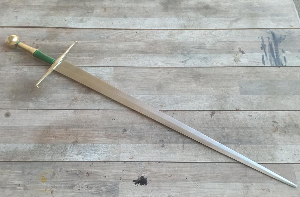 Arann Reichhardt Swordsmith tweet media