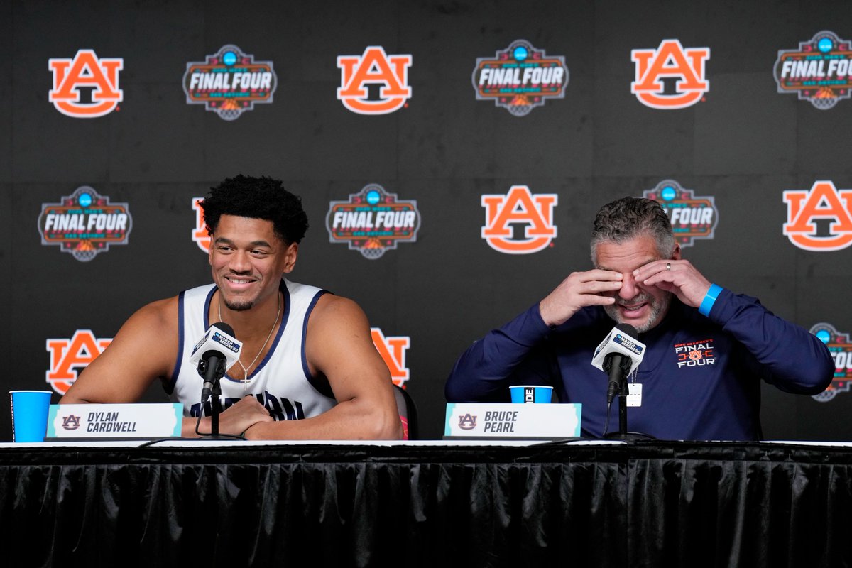 _JHokanson's tweet photo. "Every time I'm praying, I'm always praying for a national championship, to win it for Bruce Pearl. He earned it, deserves it."

Dylan Cardwell on Bruce Pearl. https://t.co/e9U4wRU5xV