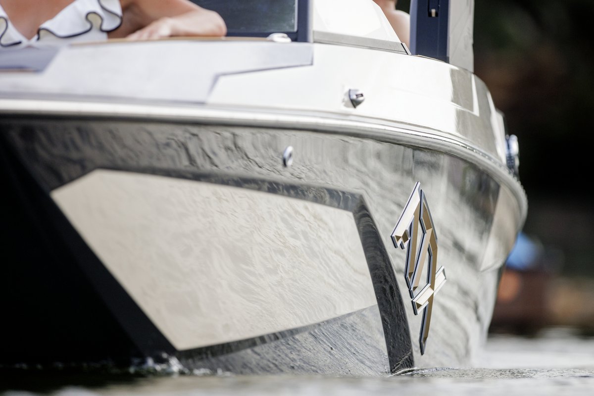 atxboats's tweet photo. Elevate your surf game with ATX Surf Boats. Engineered for perfect surf waves and luxury performance on the water. Experience the difference of our head-turning designs and premium craftsmanship. Style meets performance on every wave. https://t.co/fFIkOrjskt