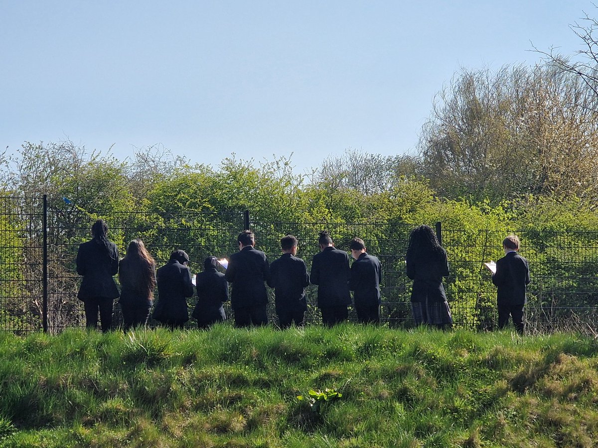 TAL_Humanities's tweet photo. Last week, GCSE Fieldwork...
This week, KS3 Fieldwork! 

Our Y7 Geographers were excited to investigate:

🌍 Which biome we live in
🌳 The deciduous forest
🐜 The ecosystems on our site

What a term for #TeamGeography! 💜✨️ https://t.co/YpPigfycyA
