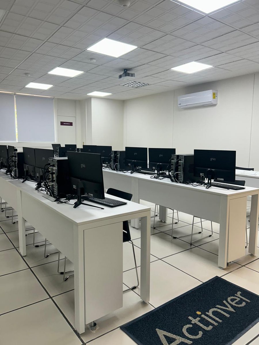 La instalación de un Aula Bursátil en la ESE, dará como resultado: · Vinculación con el sector financiero · Preparación para el mercado laboral Esta iniciativa, se da gracias a la colaboración de Actinver, COFAA y el IPN bajo el liderazgo del Dr.
<a href="/ArturoReyesS_/">Arturo Reyes Sandoval</a>