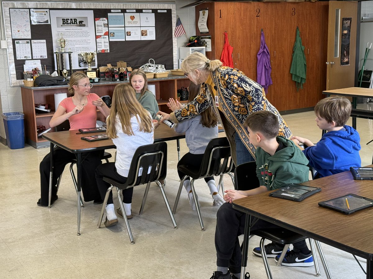 BizMathGuy's tweet photo. Thanks #OCPHS for taking the time to speak with our Business Math 8/6 students today about the importance of sanitation, proper handwashing, and kitchen inspections. The #glowgermactivity was eye-opening and helped highlight the risks of a FBI’s. @ByronBears @ByronMSBears https://t.co/MV5VgyzPQH