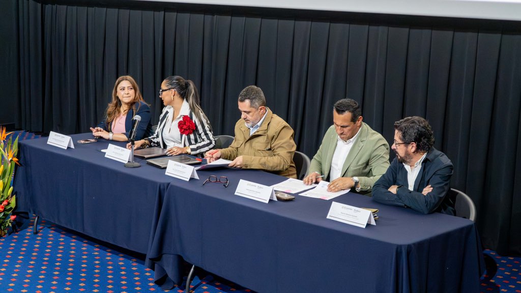 🎬 ¡Tenemos una muy buena noticia!
Firmamos un convenio de colaboración con <a href="/Cinepolis/">Cinépolis</a>, de esta forma se suma a Conciliaexprés. Proteger los derechos de las personas consumidoras es nuestra prioridad. 

El diálogo 💬 con los proveedores es importante para llegar a acuerdos que