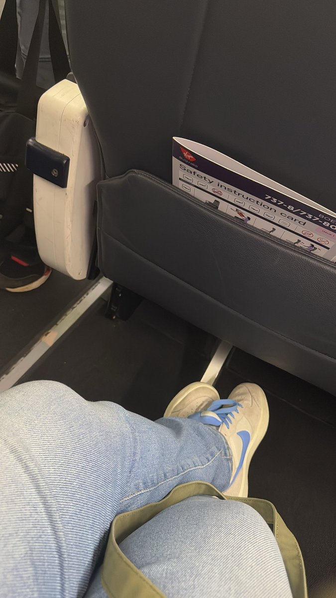 SLSimmonds's tweet photo. When you think, I’ll give @JetstarAirways a go again see if they do better now &amp; they let you down yet again right as you’re heading to bed but @VirginAustralia has your back.  Thanks Virgin Australia for being reliable and accommodating! https://t.co/SYrvhzcj52