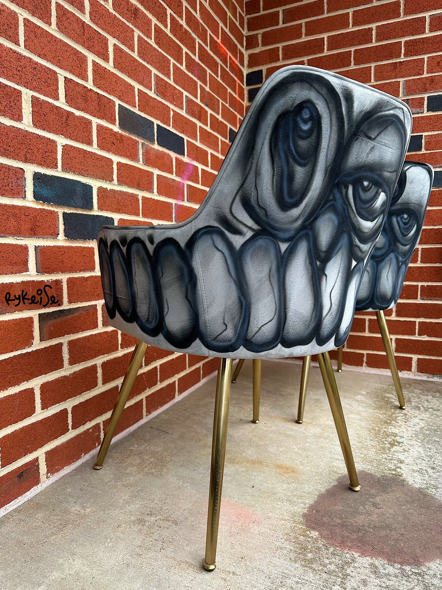 rykeise's tweet image. have a seat.