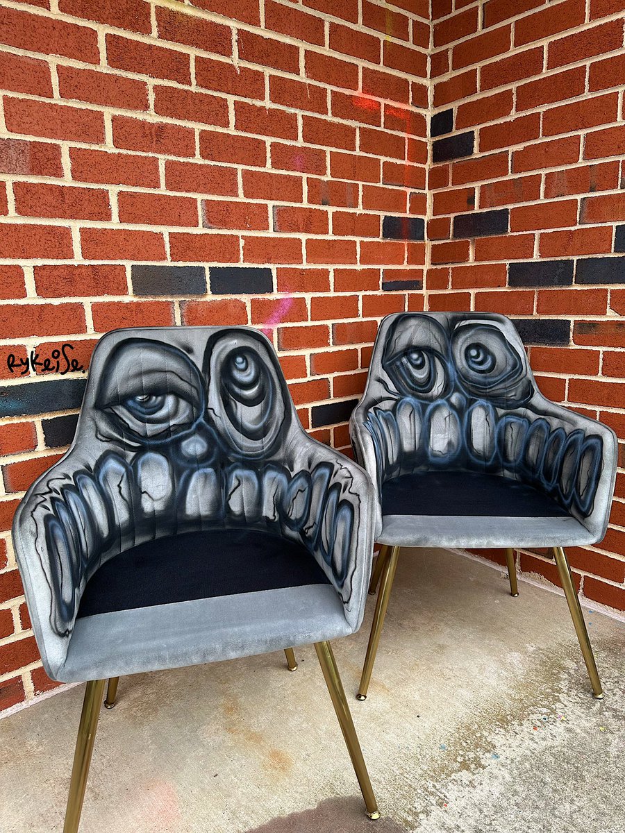 rykeise's tweet image. have a seat.