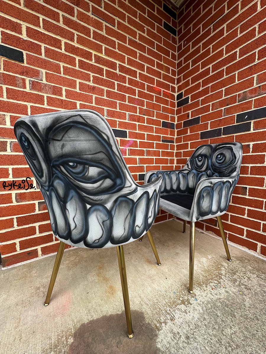 rykeise's tweet image. have a seat.