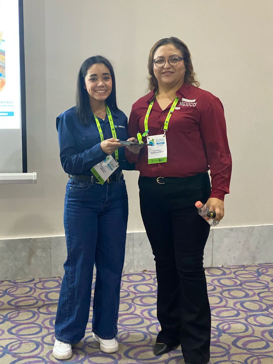 veggiesfrommex's tweet photo. Nuestra participación en la 6ta edición del Simposio de Responsabilidad Social Agrícola de la @AMHPAC_Oficial. 🌱👩🏻🏫🍅🔍☑️
¡Muchas gracias por la invitación! 🙌🏻
#VeggiesFromMexico #AMHPAC #ResponsabilidadSocialAgrícola https://t.co/PoExY1WHhO