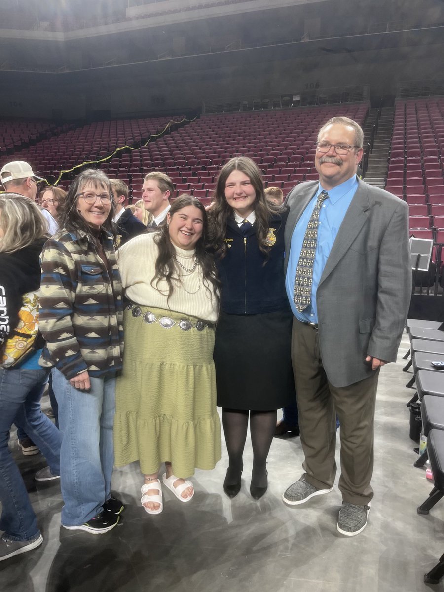 joncogdill64's tweet image. Chadron FFA ‘s Jadyn Tidyman becomes Chadron’s first ever state FFA officer! She is going to do an unbelievable job !congrats Jadyn !