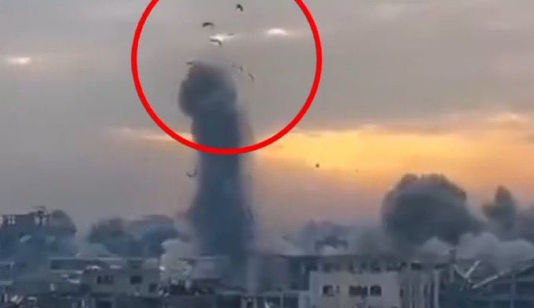 اشلاء اخواننا في غزة اصبحت تتطاير في السماء 

بدون رحمة او شفقه او حتى محاولة ايقاف ، حسبي الله ونعم الوكيل 

اللهم انتقم لهم عاجلاً غير اجل يا حي ياقيوم ، اللهم اقتص من المحتل الغاصب عاجلاً غير اجل 

لاحول ولاقوة إلا بالله العلي العظيم 💔