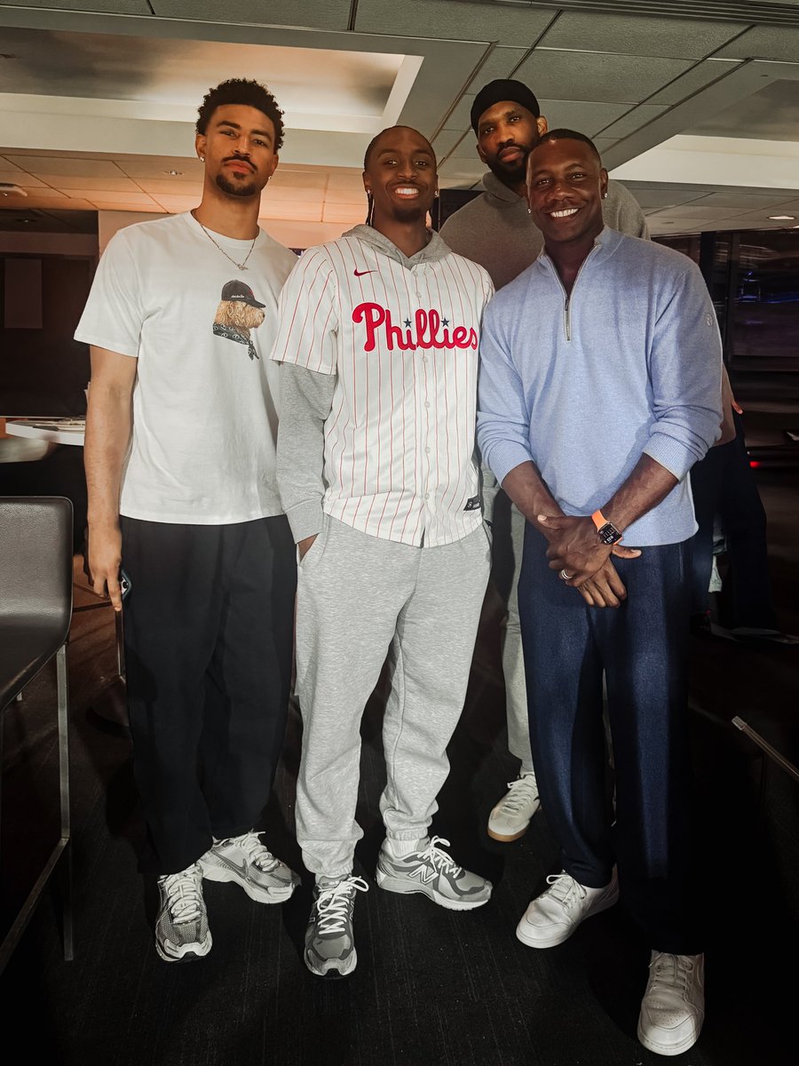 sixers's tweet image. the boys are at The Bank !! 🏟️