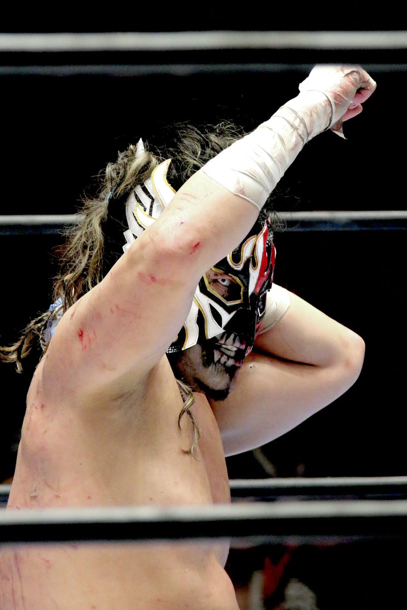 leaveaside's tweet photo. #新日本プロレス #njpw  #エルデスペラード https://t.co/lQP7plJ2eo