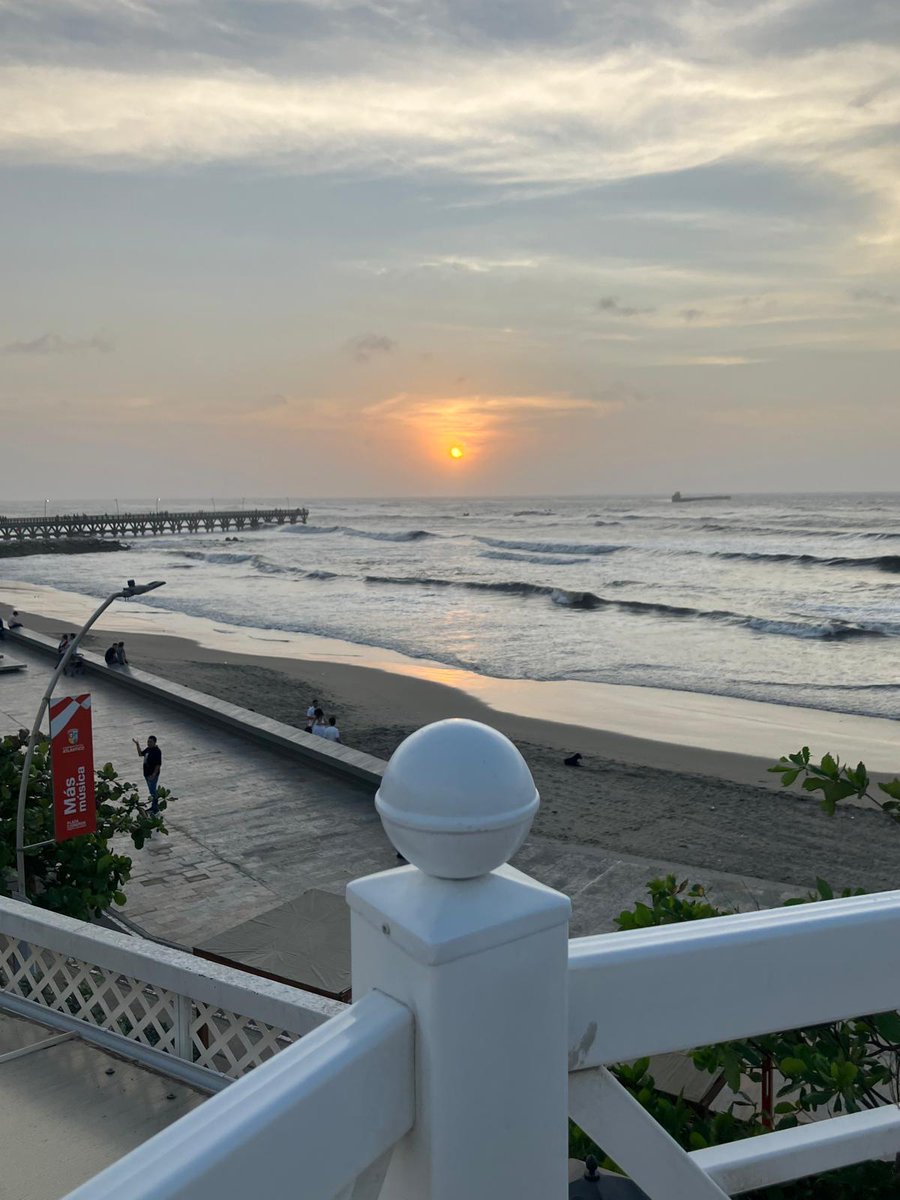 Die schönen Seiten des Lebens genießen - am karibischen Meer in Puerto Colombia im Norden Kolumbiens.