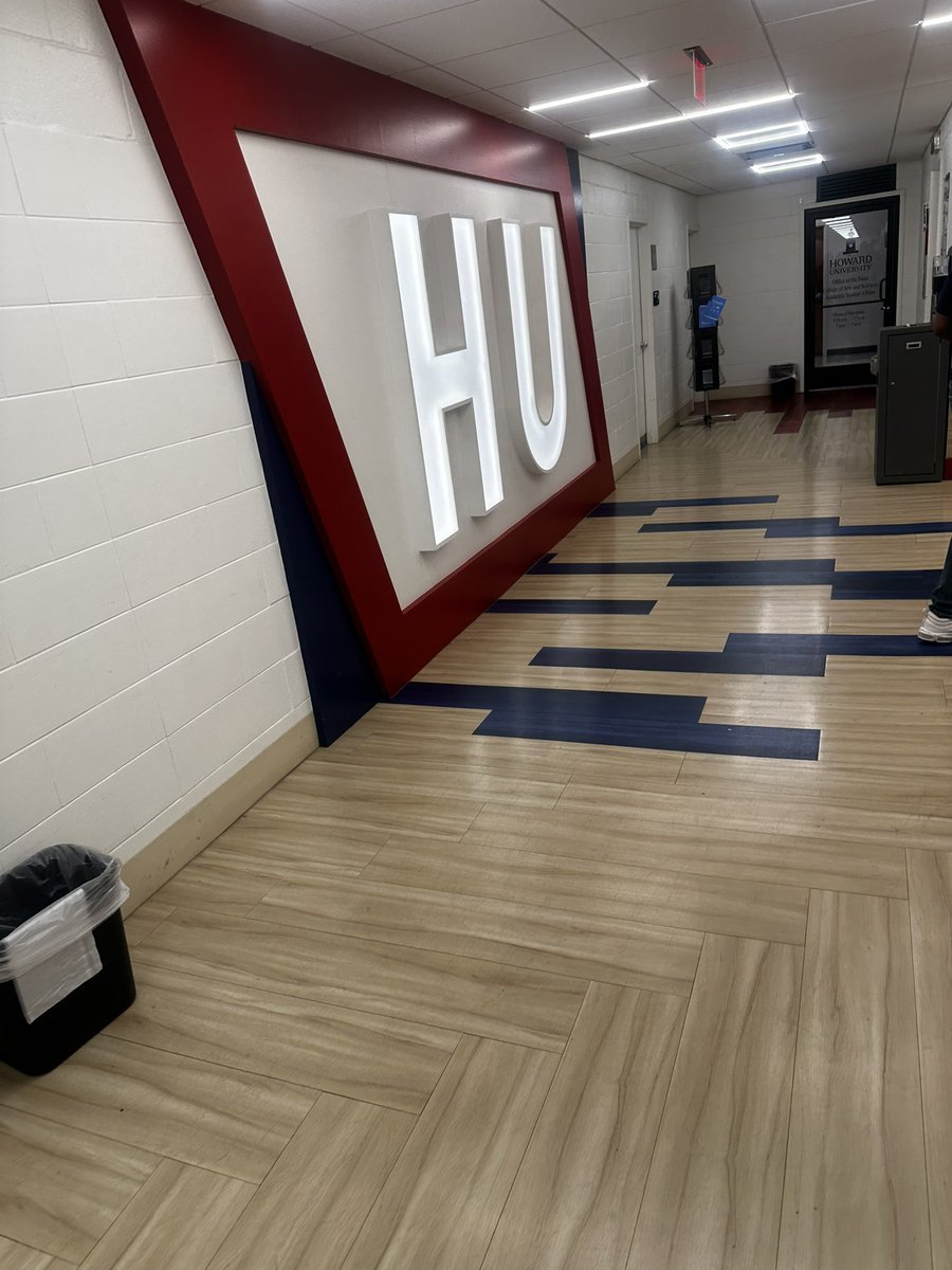 irockflyclothes's tweet image. today i visited my top college 😆 #howard